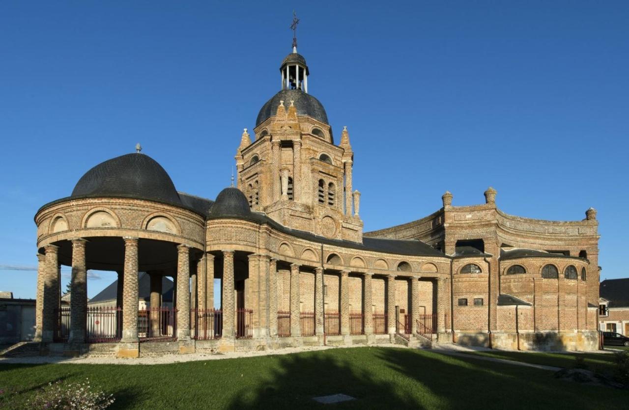 Budget Appart Avec Parking Au Centre-Ville Charleville-Mézières Zewnętrze zdjęcie